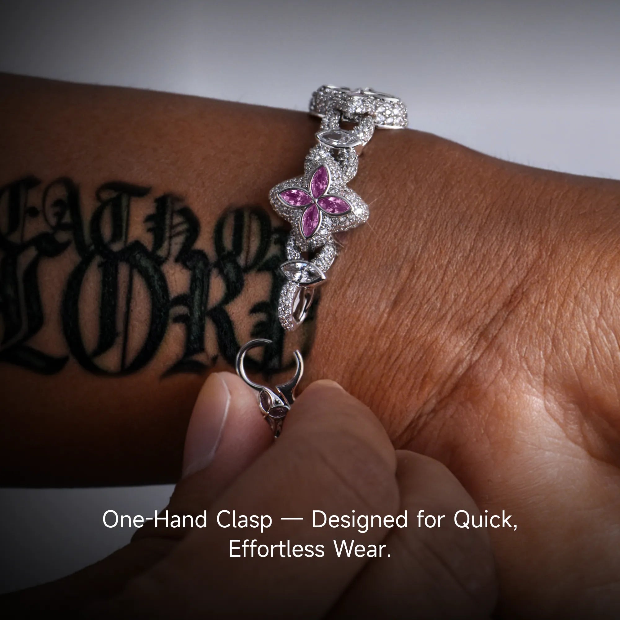 Iced Luminous Clover Bracelet - Pink Diamond