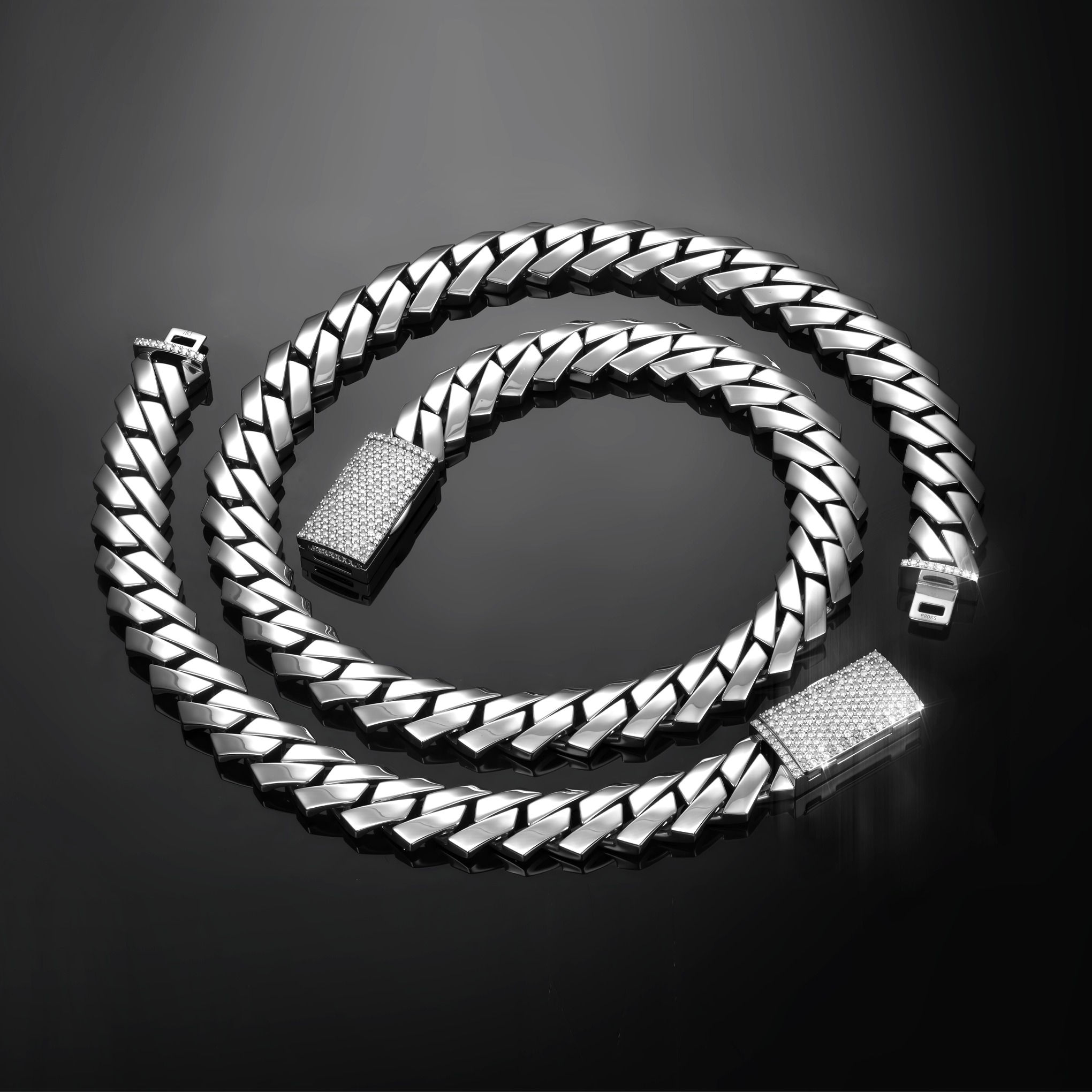 Women's Plain Gold Prong Cuban Link Chain - 8mm