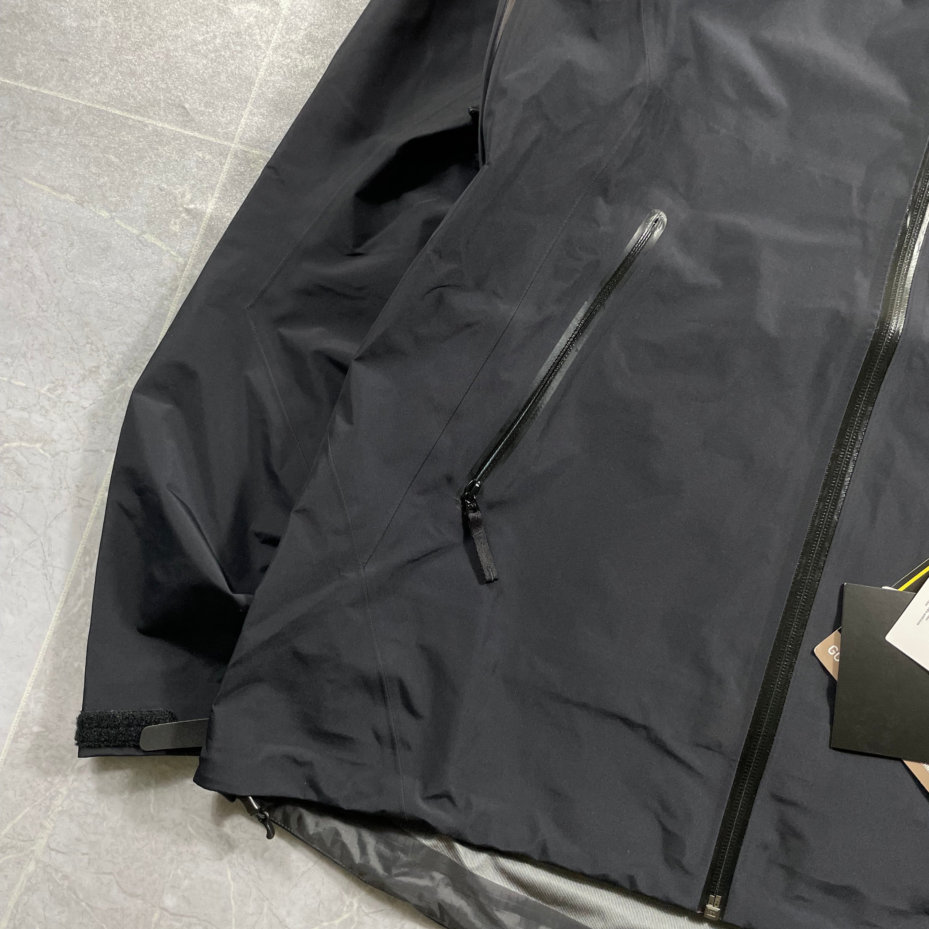 Stylish and Classic Outdoor Jacket for Men Perfect For Daily Work