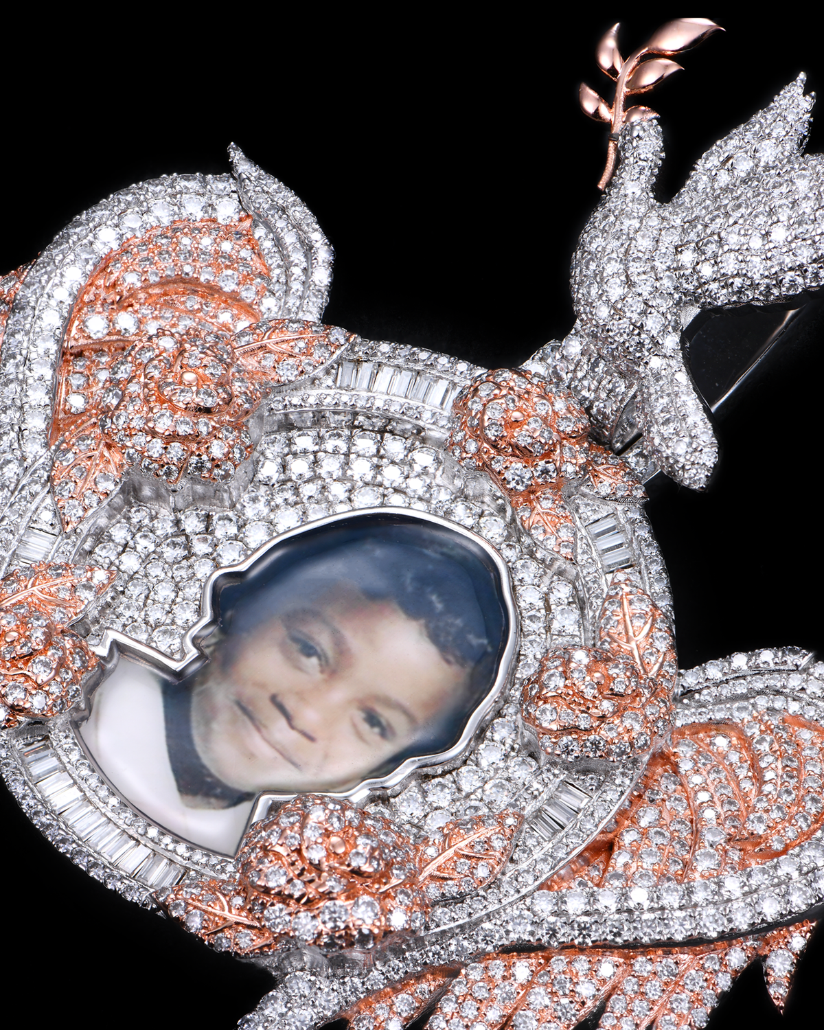 APORRO Premium Custom Fully lced Out Wing Photo Pendant