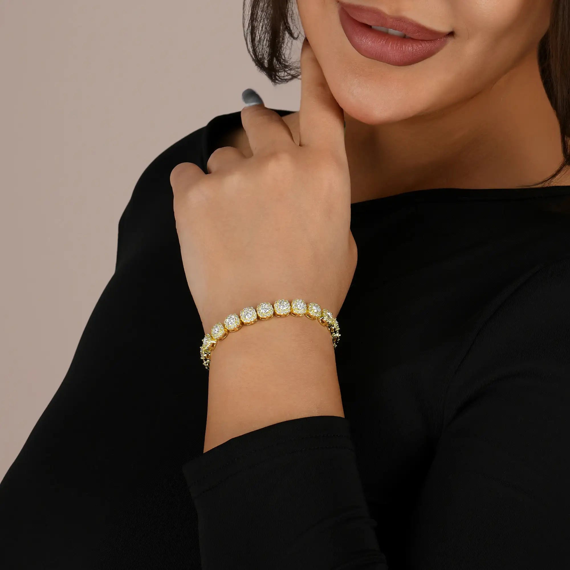 Cushion-Cut Clustered Tennis Bracelet - 7mm