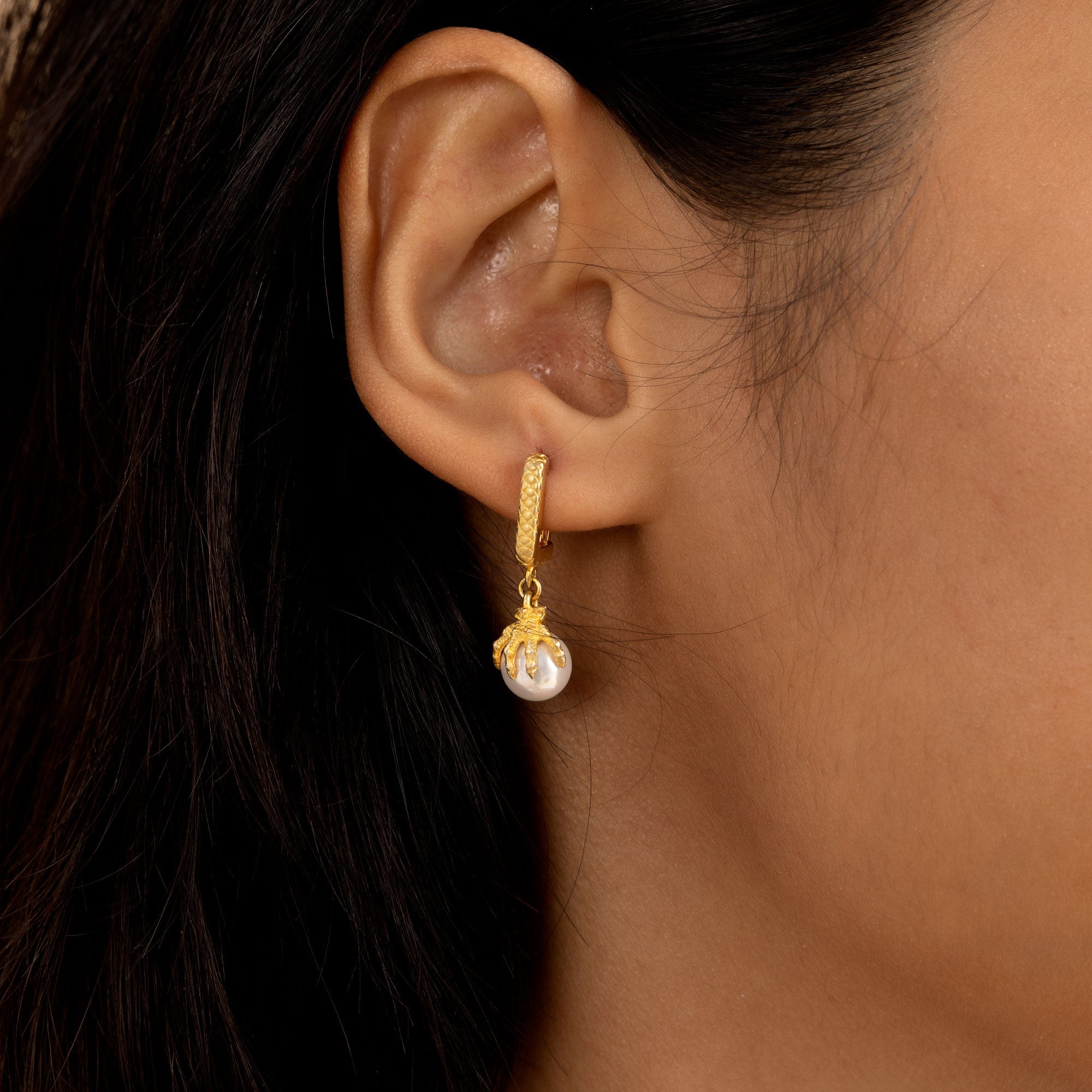 Single WONG Dragon Claw Pearl Dangly Earring