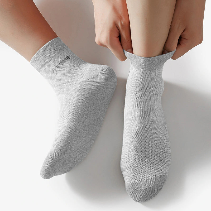 Comfortable Cotton Socks with Moisture Wicking and Cushioned Sole - APORRO