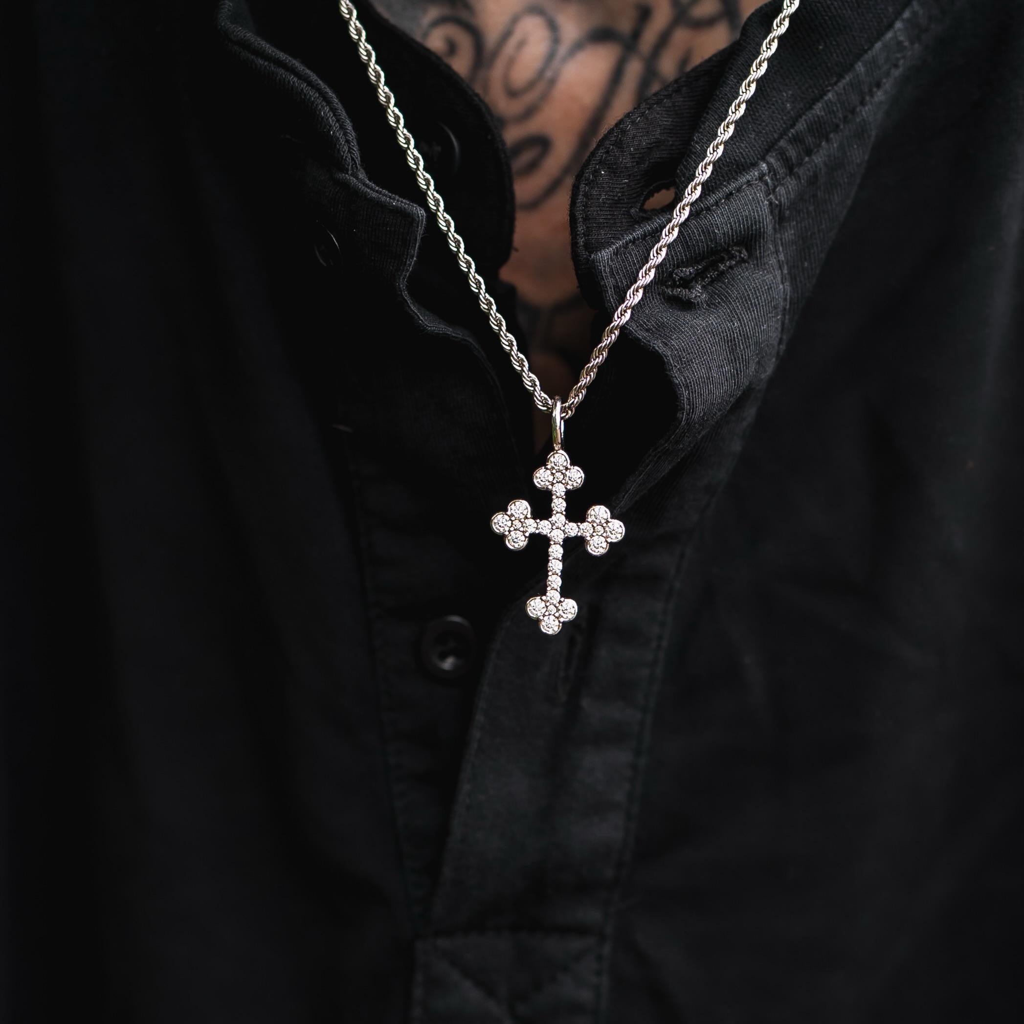 Bottoni Cross Pendant