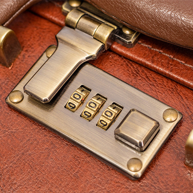 Genuine Leather Travel Case for Men and Women - APORRO