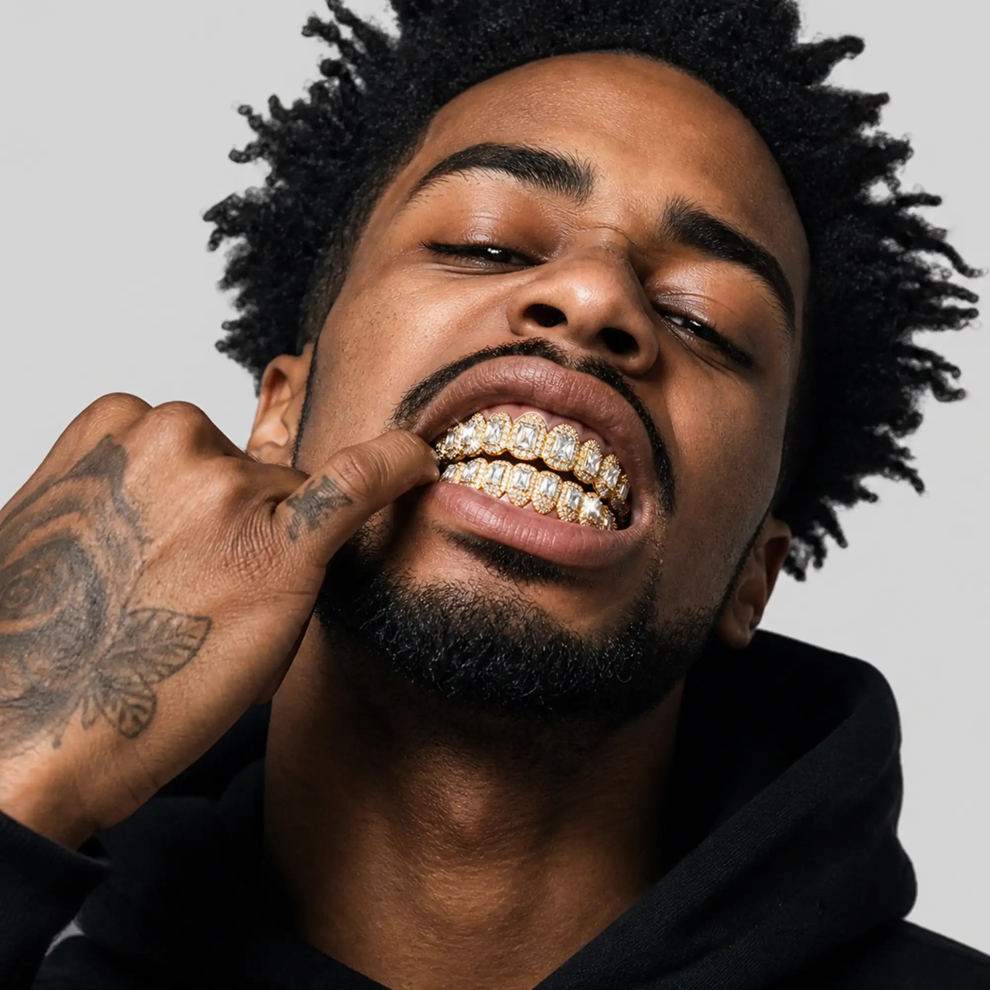 Custom Emerald Frame Grillz