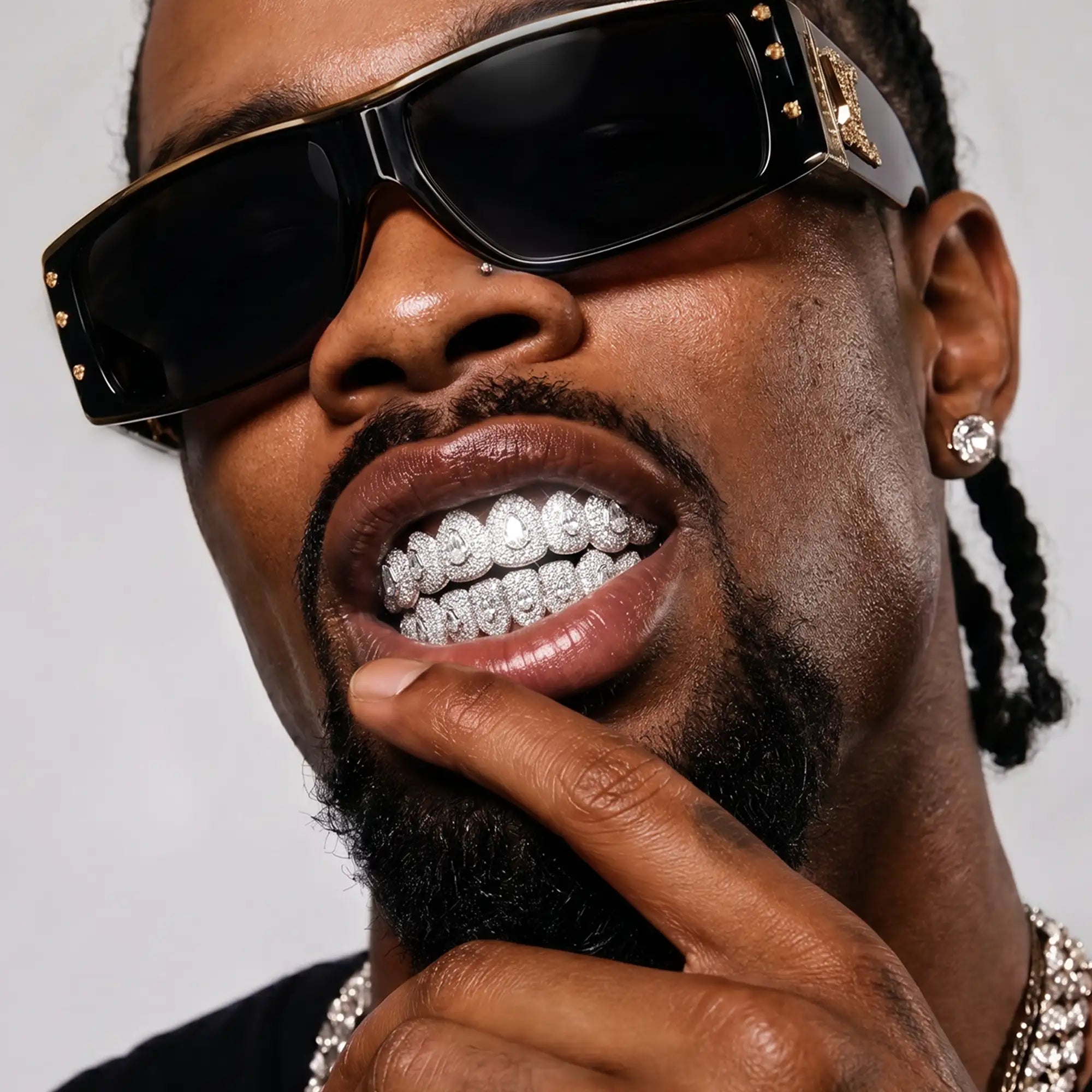 Custom Pear-Cut Full-Pavé Grillz