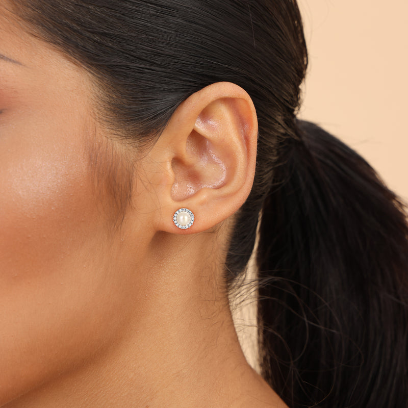 Moissanite White Pearl Stud Earring for men & women - APORRO