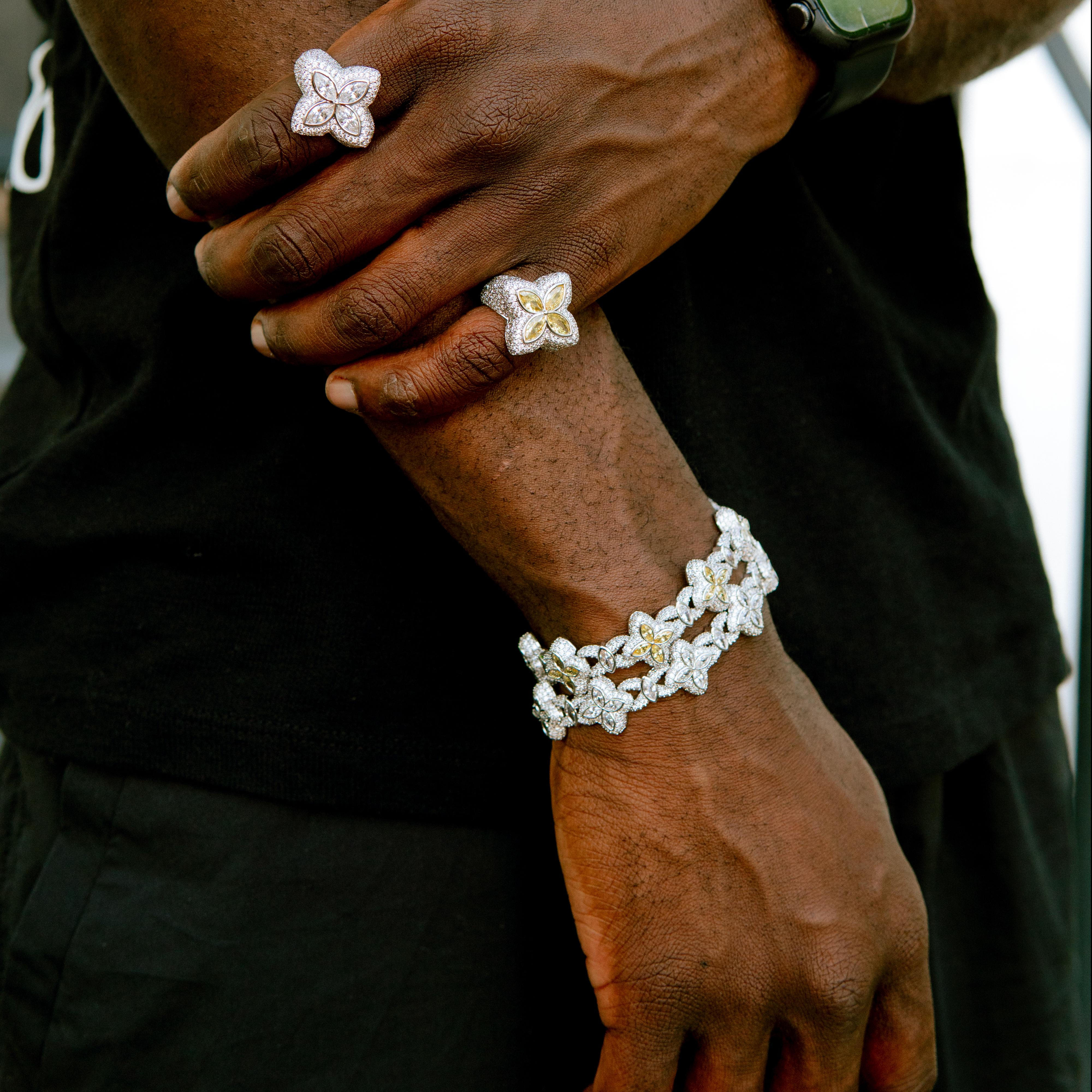 Iced Luminous Clover Bracelet - White Diamond