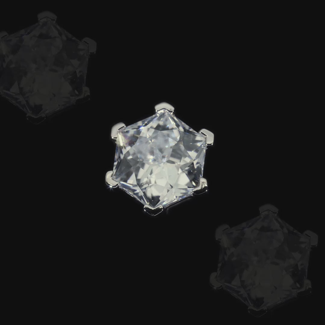 Load video: Taille Impératrice Cut Stud Earring