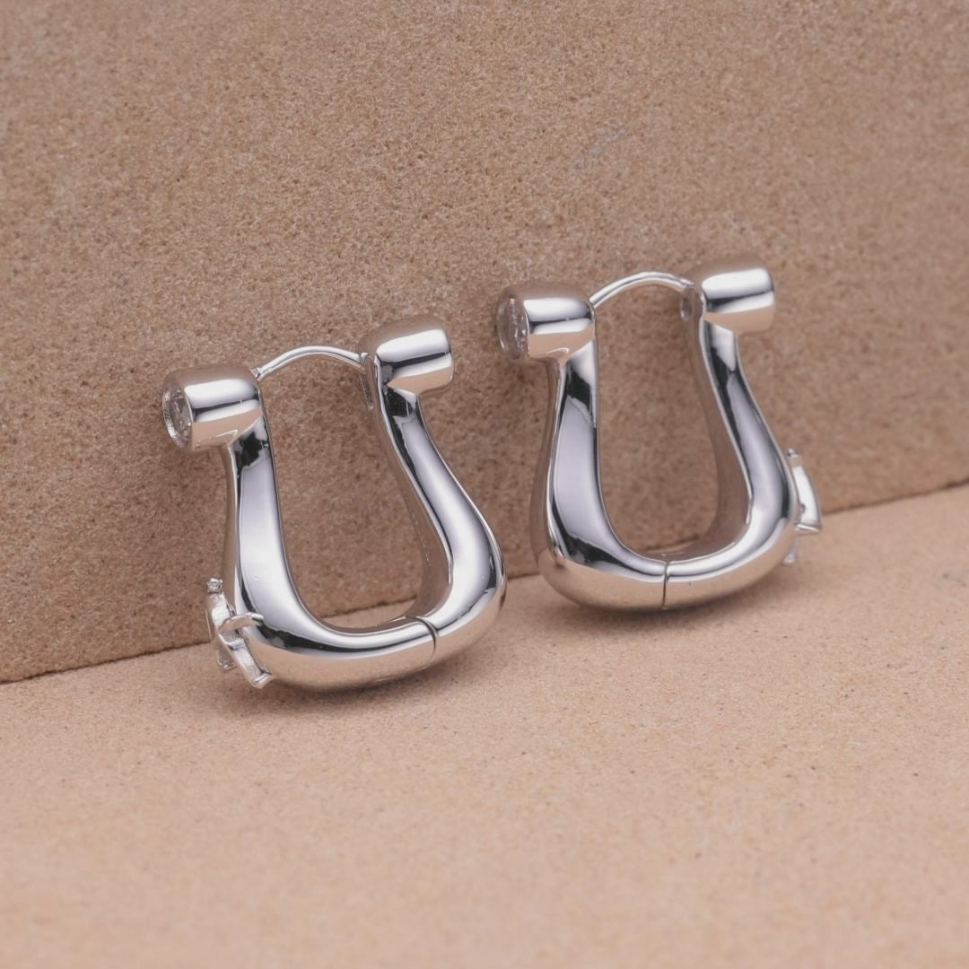 Horseshoe Gold Hoop Earrings – Lucky Horseshoe Earrings – APORRO