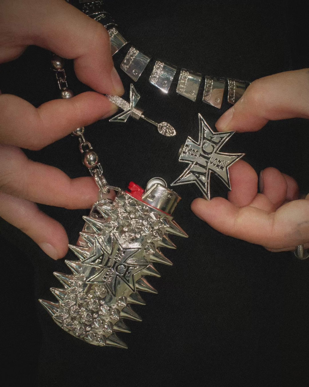 Load video: APORRO × ALICE HOLLYWOOD GODSTAR LIGHTER LEASH