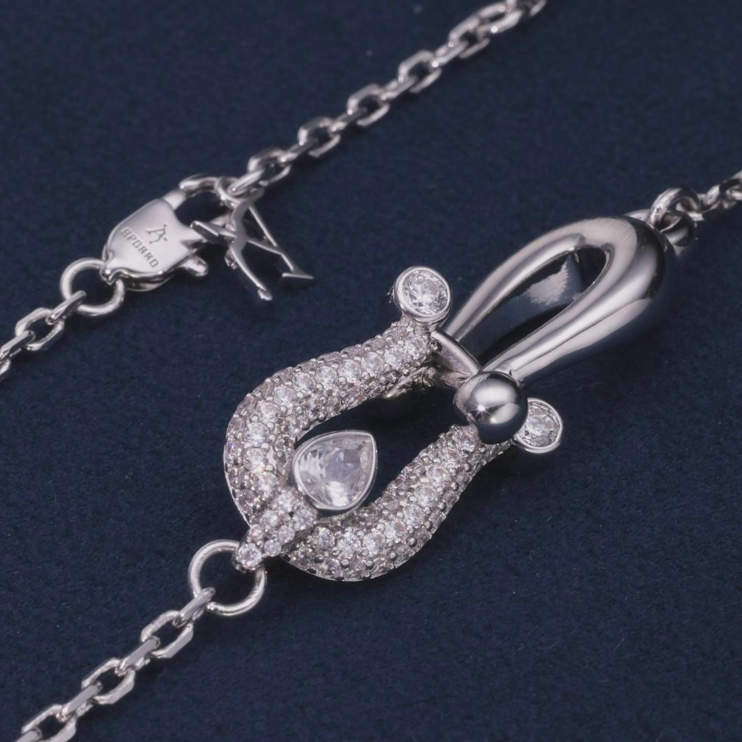 Horseshoe Lock Necklace – Lucky Horseshoe Pendant – APORRO